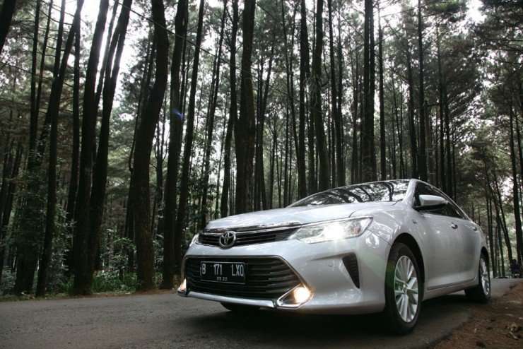 29062015-Toyota_Camry_02