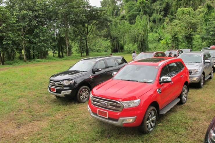31072015-Car-Ford_Everest_04