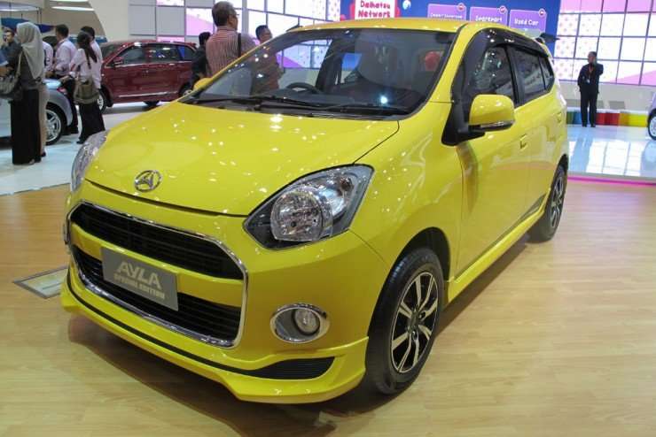 Daihatsu Ayla Special Edition Yellow (Foto: Raju Febrian/Carvaganza)