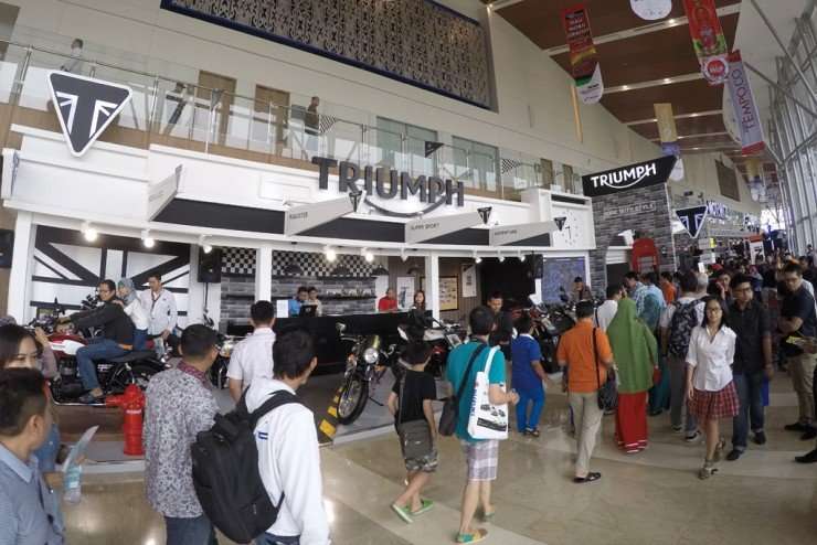 30082015-Moto-GIIAS_Booth_Triumph