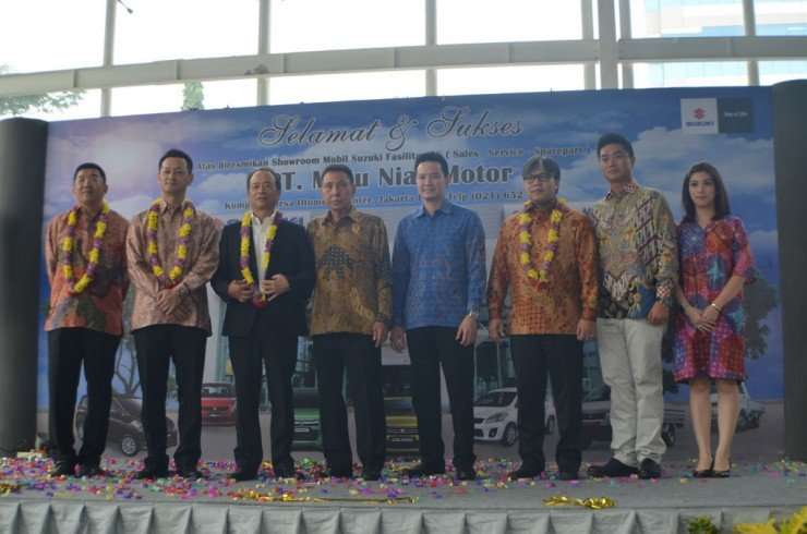 14092015-Car-Suzuki_Dealer_01