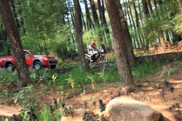 23102015-Car-Mitsubishi-Triton-04