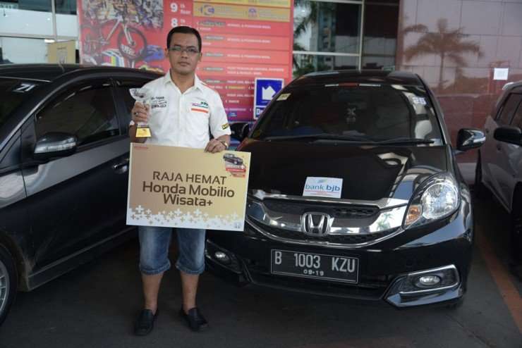 17112015-Car-Honda-Mobilio_08