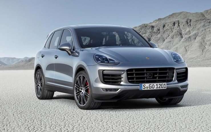 25122015-Car-Porsche-Cayenne