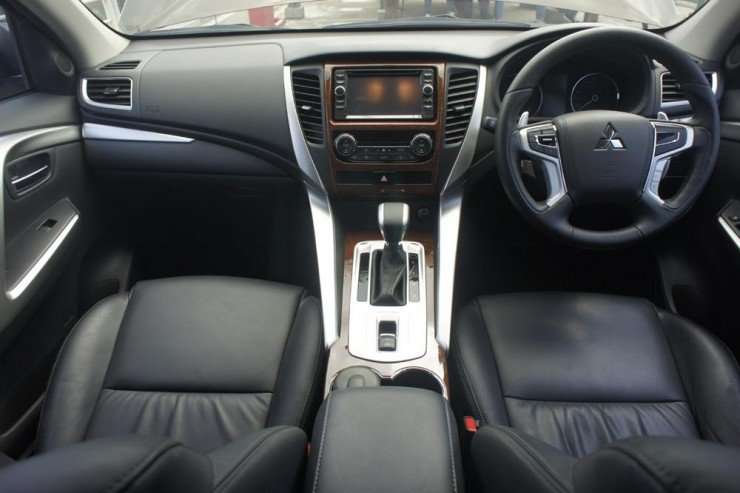 11012016-Car-Pajero-Sport-07