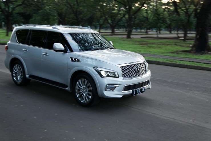 12012016-Car-Infiniti-QX80_02
