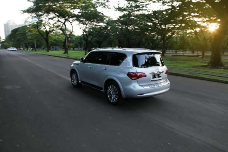 12012016-Car-Infiniti-QX80_03