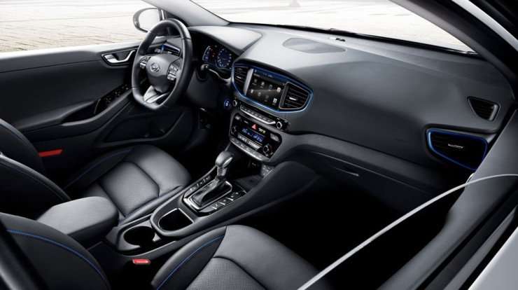 23022016-Car-Hyundai-Ioniq_02
