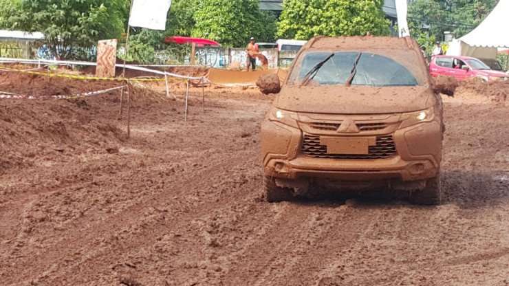 25022016-Car-Pajero-Sport_04
