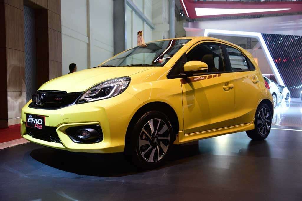 18082016-Car-Honda-Brio-RS-SE_01