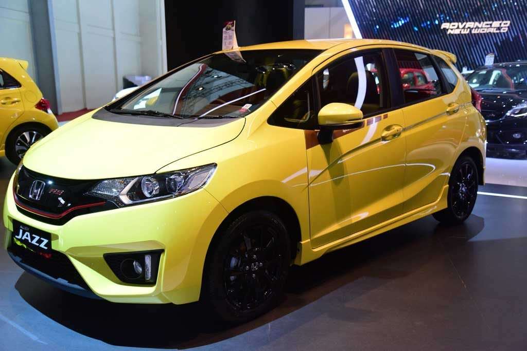 18082016-Car-Honda-Jazz-SE