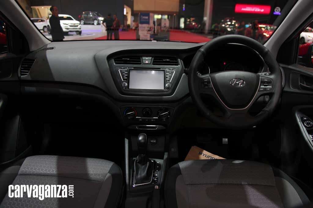 18082016-Car-Hyundai-i20_03