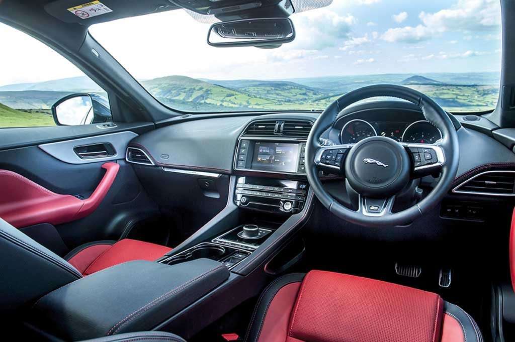 09112016-car-jaguar-fpace_05