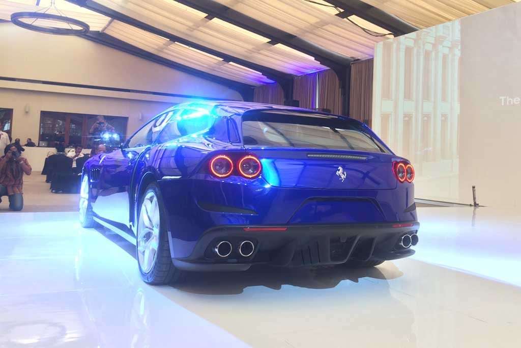 18112016-car-ferrari-gtc4lusso-t_03
