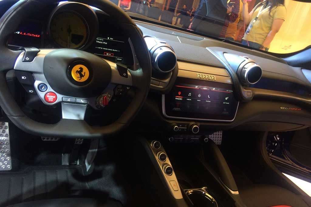 18112016-car-ferrari-gtc4lusso-t_09