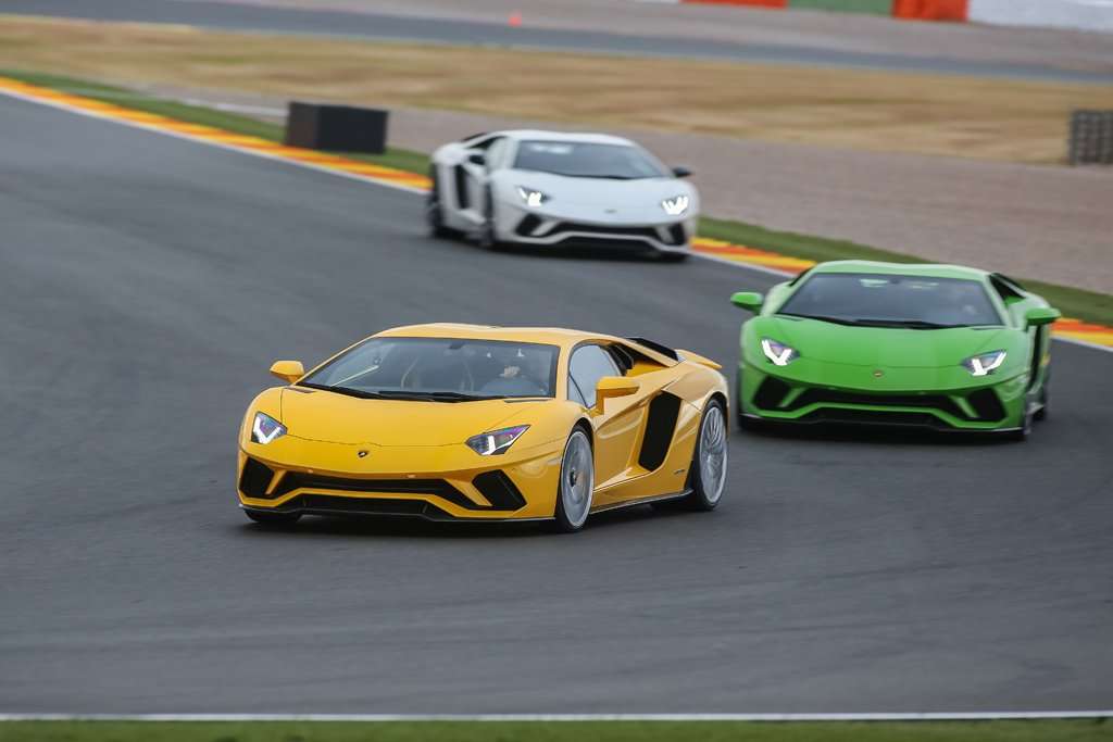 November Depan, Nasib Bugatti Dan Lamborghini Lepas Dari VW Diputuskan