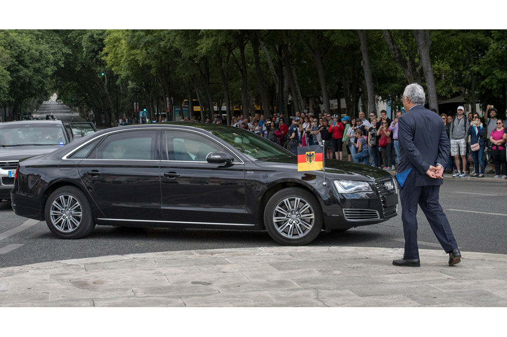 Membandingkan Harga Mobil Kepresidenan Dengan Mobil Terlaris Di Negaranya. Berapa Harga Mobil Dinas Jokowi?