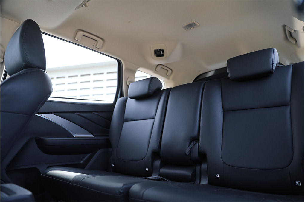 Mitsubishi Xpander Cross Rockford Fosgate Black Edition vs Suzuki XL7 Alpha, Pilih Mana?