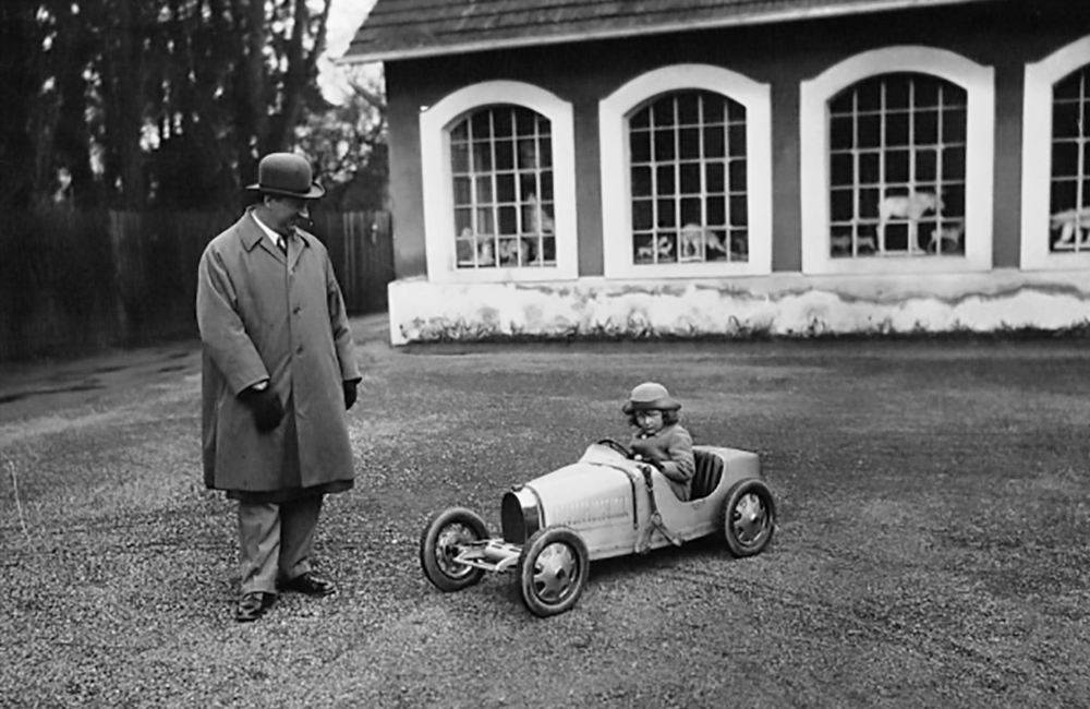 Belum Mampu Beli Bugatti? Jangan Ciut, Ada Versi Juniornya