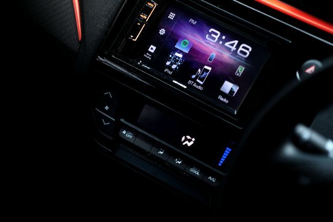 Fitur entertainment Honda Brio RS