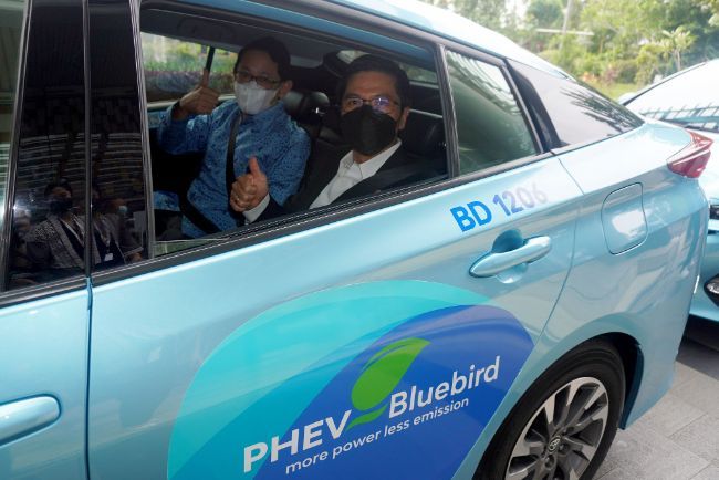 Kolaborasi Toyota dengan Blue Bird