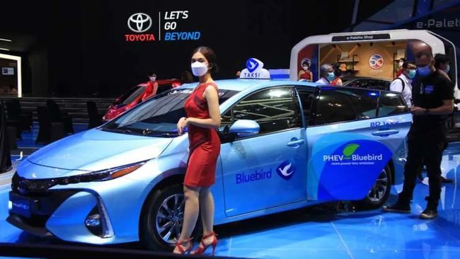 Toyota kolaborasi dengan Blue Bird