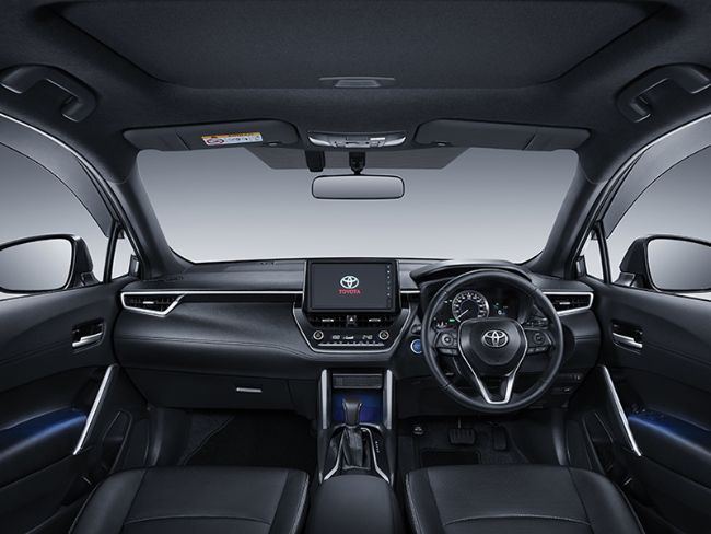 interior Toyota Corolla Cross Hybrid