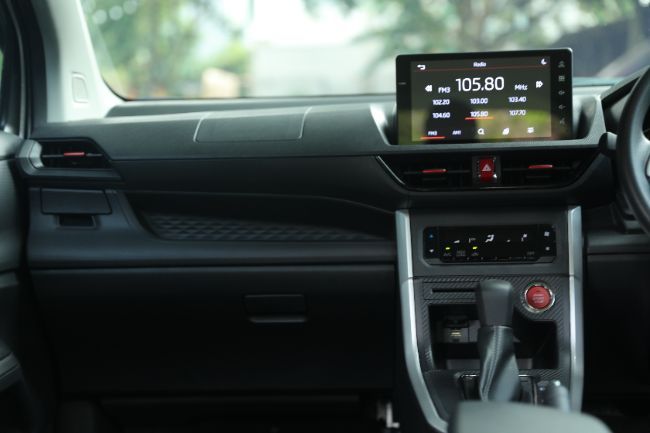 kabin Daihatsu Xenia 1.5 R CVT ASA