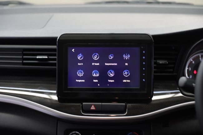 Interior Suzuki XL7 Alpha FF