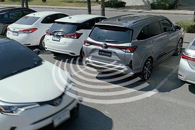 Toyota Veloz Q CVT TSS