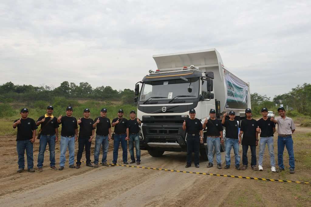Adu Irit Pengemudi Truk Volvo di Fuelwatch 2015 Adu Irit Pengemudi Truk Volvo di Fuelwatch 2015