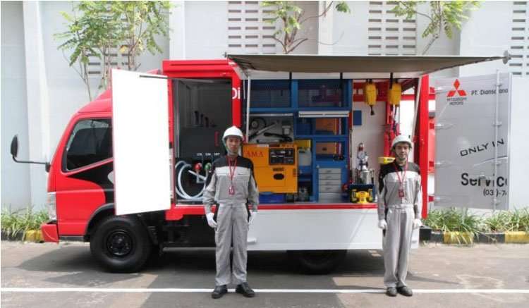 179 Mekanik Ikuti Kontes Mekanik Mitsubishi Fuso 179 Mekanik Ikuti Kontes Mekanik Mitsubishi Fuso