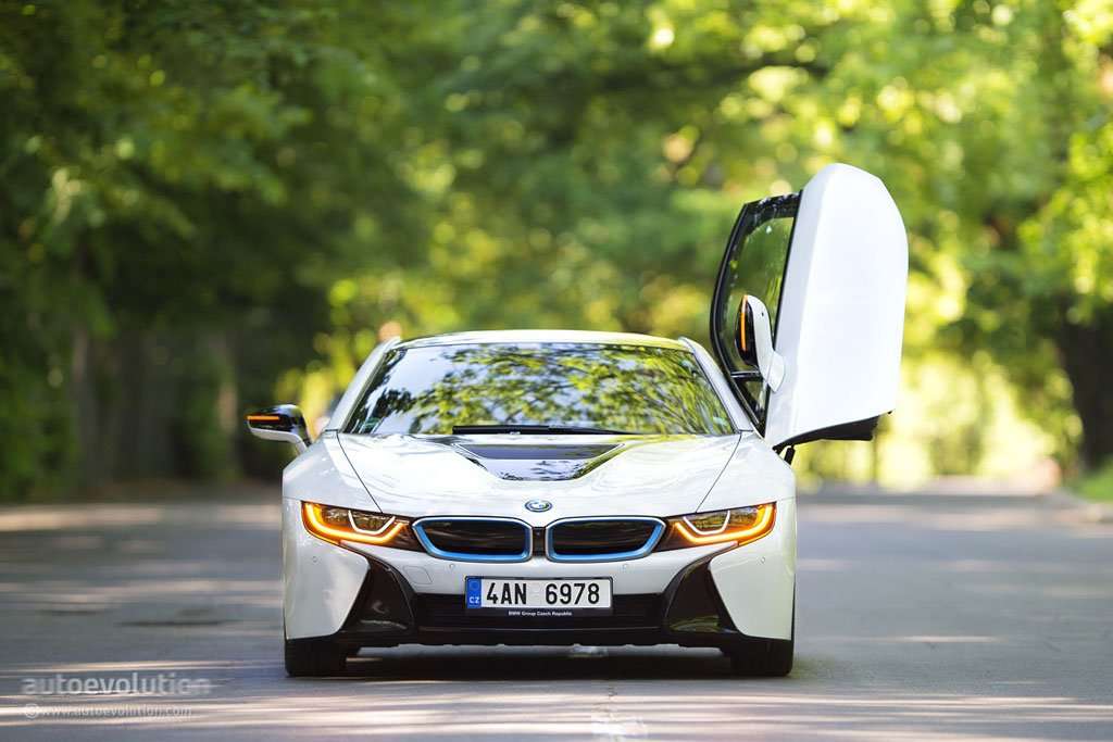 BMW i8 1.5 Liter 3 Silinder Mesin Terbaik 2015 BMW i8 1.5 Liter 3 Silinder Mesin Terbaik 2015