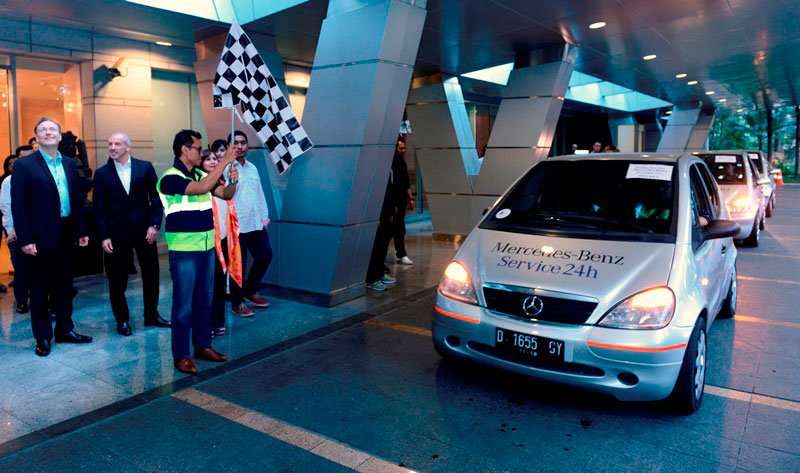Lebaran Rescue dari Mercedes-Benz Indonesia Lebaran Rescue dari Mercedes-Benz Indonesia