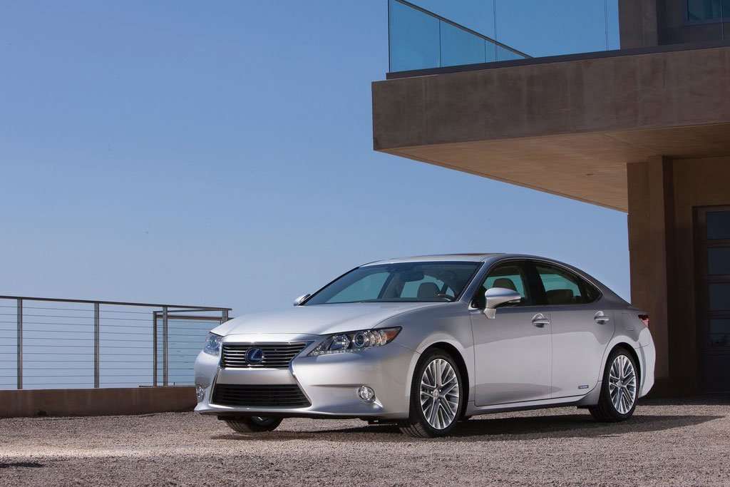 Lexus ES 300h Facelift Sudah Mulai Dijual di Thailand Lexus ES 300h Facelift Sudah Mulai Dijual di Thailand