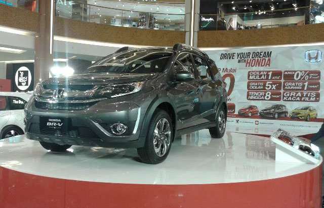 Ngebut, Honda BR-V Langsung Dikenalkan di Bekasi Ngebut, Honda BR-V Langsung Dikenalkan di Bekasi