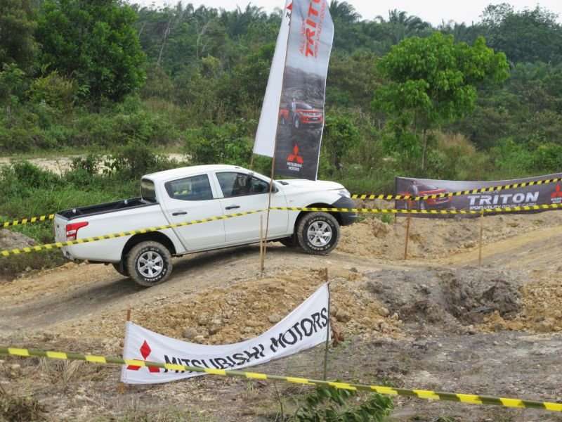Mitsubishi Belum Akan Produksi Triton di Indonesia Mitsubishi Belum Akan Produksi Triton di Indonesia