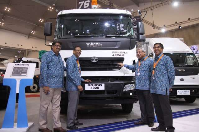 GIIAS 2015 : Tata Luncurkan Truk Tata Prima 4928 GIIAS 2015 : Tata Luncurkan Truk Tata Prima 4928