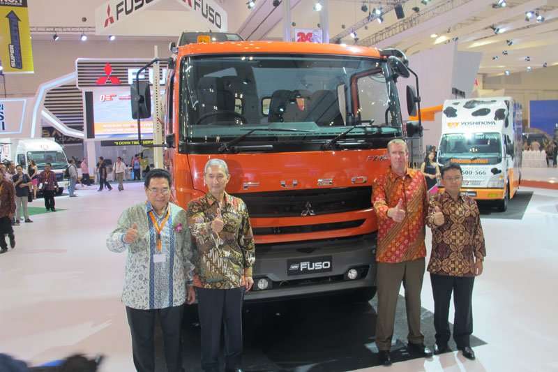 GIIAS 2015: Mitsubishi Fuso Tunjukkan Eksistensi GIIAS 2015: Mitsubishi Fuso Tunjukkan Eksistensi