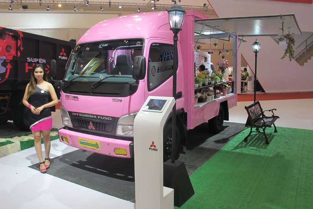 GIIAS 2015: Karoseri Kreatif Colt Diesel GIIAS 2015: Karoseri Kreatif Colt Diesel