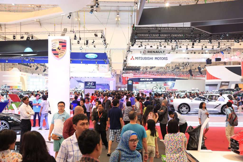 Penjualan Otomotif Agustus Melejit Berkat GIIAS dan IIMS Penjualan Otomotif Agustus Melejit Berkat GIIAS dan IIMS