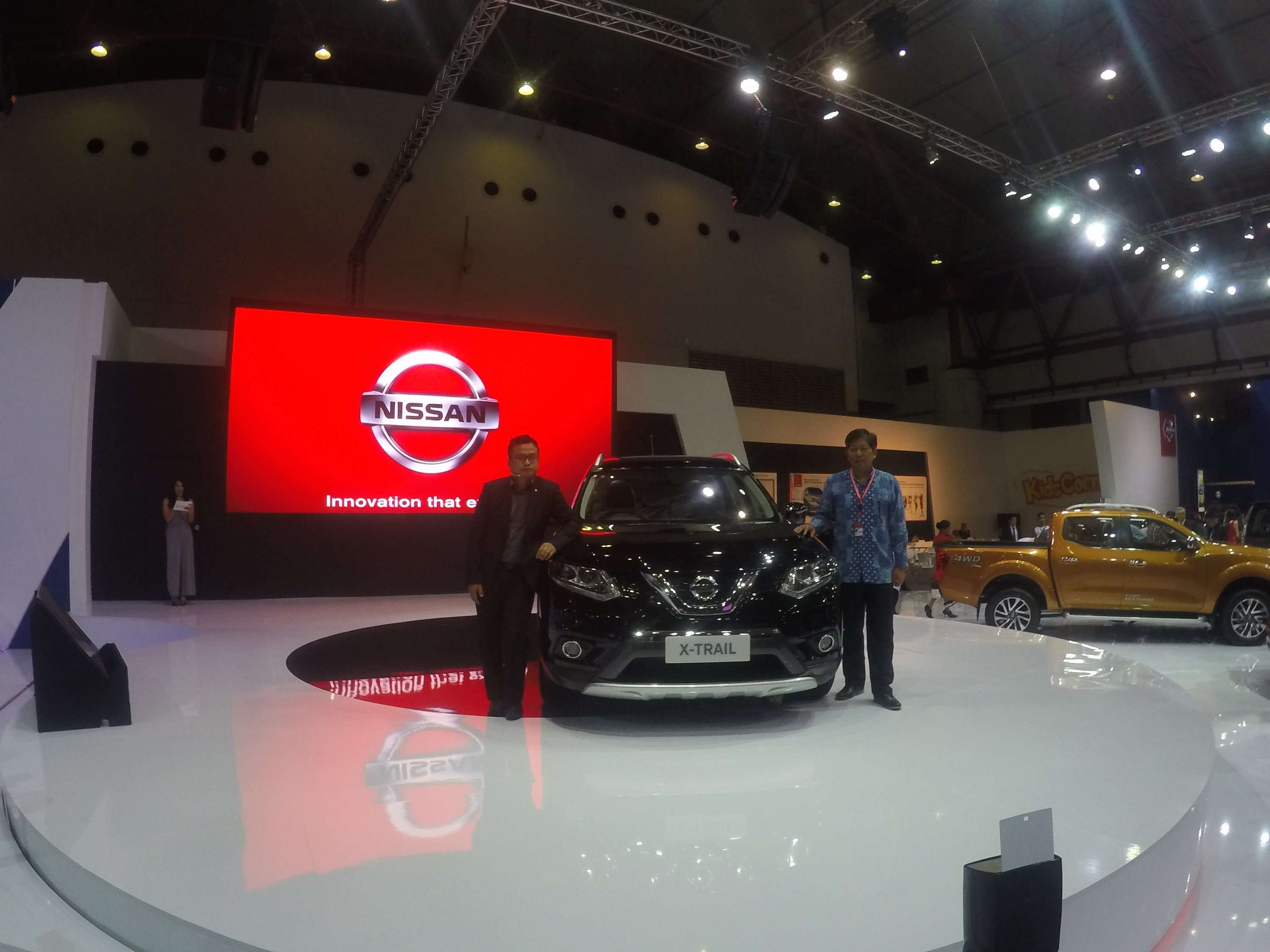 Nissan Lansir X-Trail Ultimate di IIMS 2015 Nissan Lansir X-Trail Ultimate di IIMS 2015