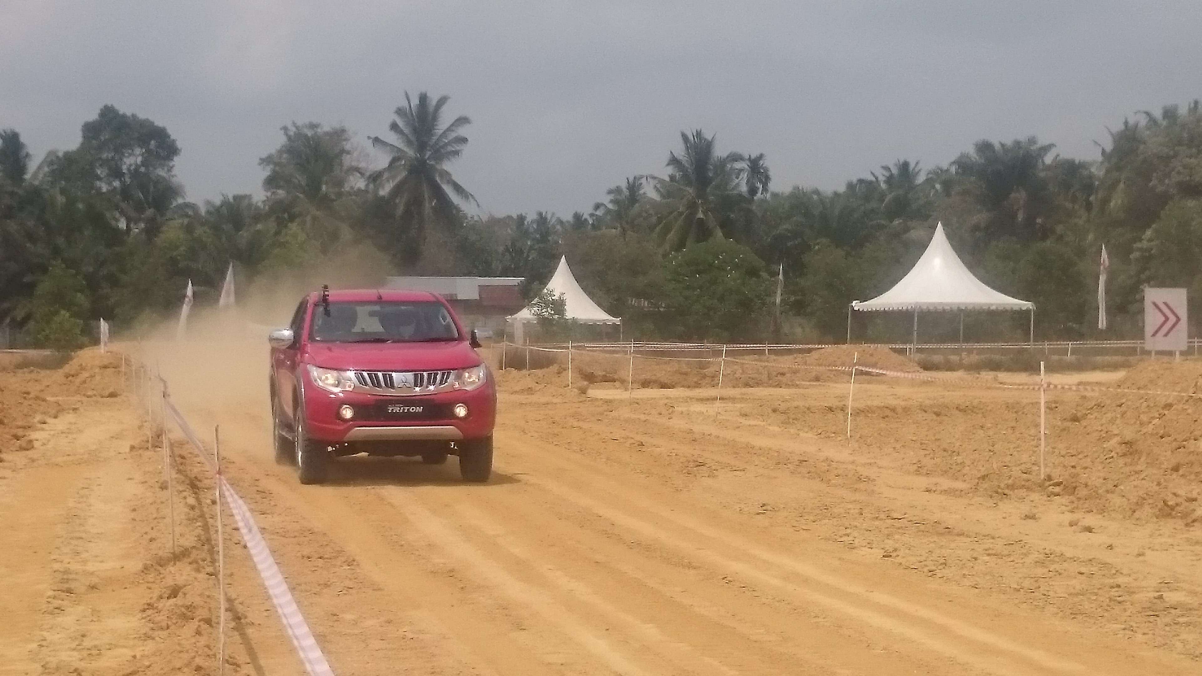 Ini Alasan Mitsubishi Perkenalkan Triton Baru di Pekanbaru Ini Alasan Mitsubishi Perkenalkan Triton Baru di Pekanbaru