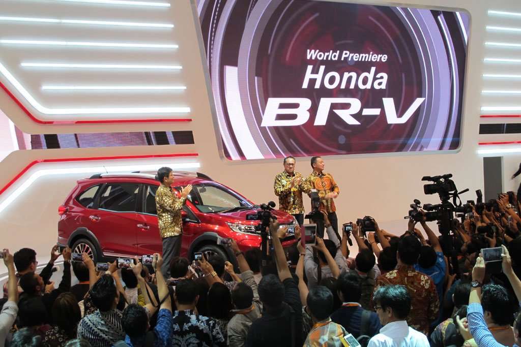 Honda BR-V Melejit di GIIAS dan IIMS 2015 Honda BR-V Melejit di GIIAS dan IIMS 2015