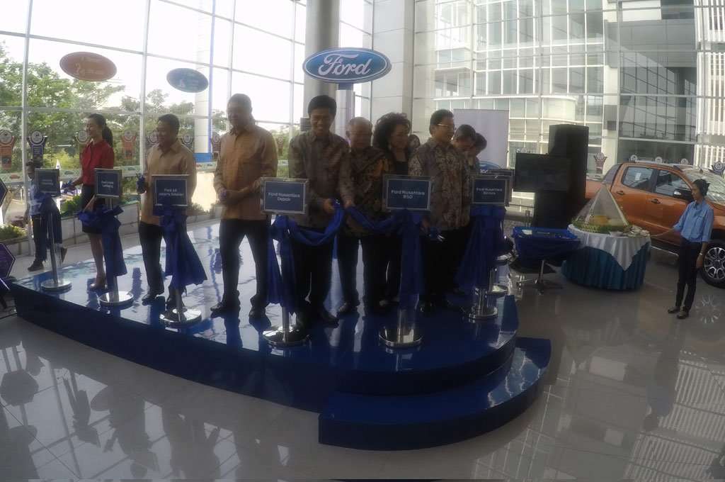 Wah, Ford Resmikan 9 Dealer Sekaligus Wah, Ford Resmikan 9 Dealer Sekaligus