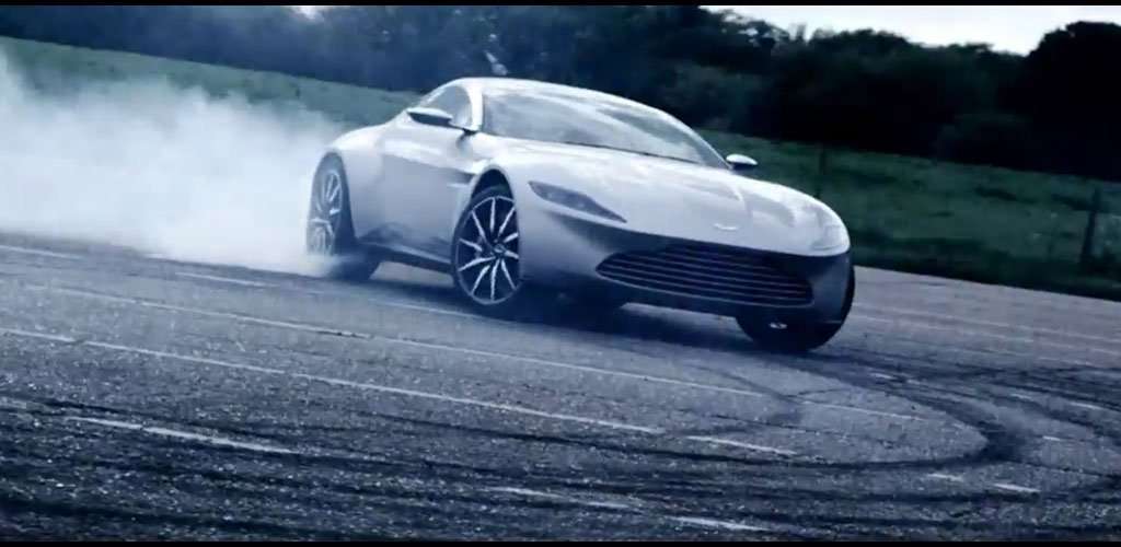 Video: Aksi Burnout Aston Martin James Bond Video: Aksi Burnout Aston Martin James Bond