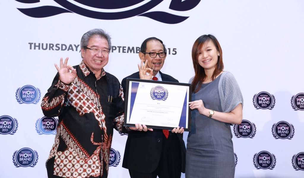 Silver Champions untuk Kia di Wow Brand Award 2015 Silver Champions untuk Kia di Wow Brand Award 2015