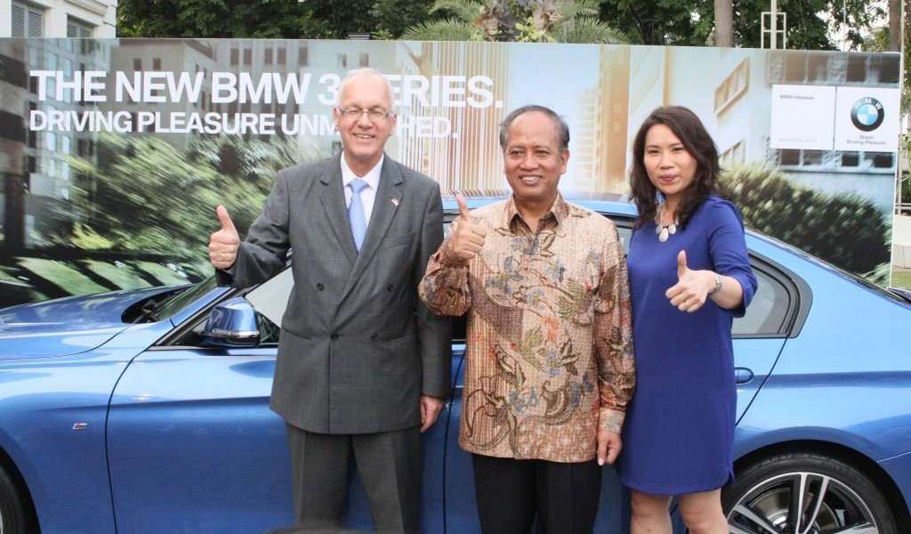 BMW Seri 3 Hadir di German-Indonesian Science & Technology Exhibition BMW Seri 3 Hadir di German-Indonesian Science & Technology Exhibition