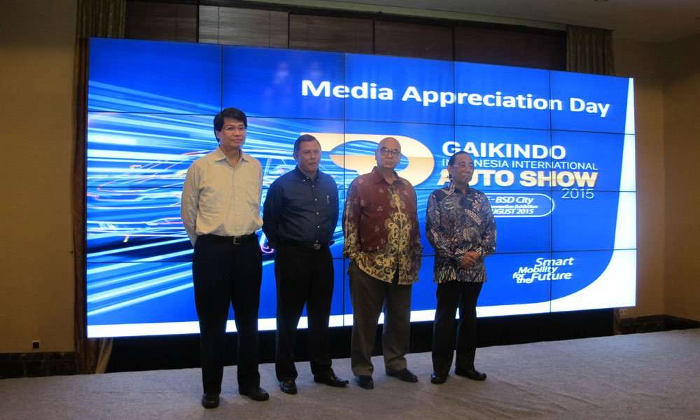 GIIAS 2015 Catat Total Transaksi Rp 5,7 Triliun GIIAS 2015 Catat Total Transaksi Rp 5,7 Triliun