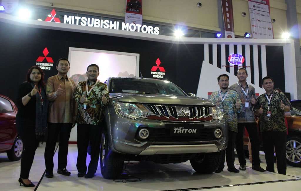 Mitsubishi Andalkan 5 Model di POMA 2015 Mitsubishi Andalkan 5 Model di POMA 2015